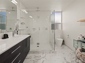 9242 A 17th Avenue SW, Seattle WA 98106