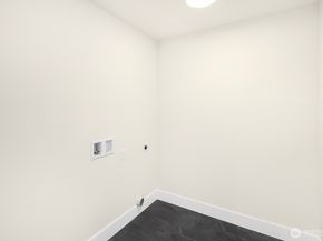 910 S 138th Street B, Burien WA 98168