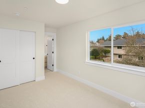 910 S 138th Street B, Burien WA 98168