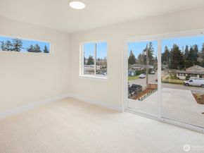 910 S 138th Street B, Burien WA 98168