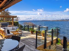 1621 10th Street W, Kirkland WA 98033