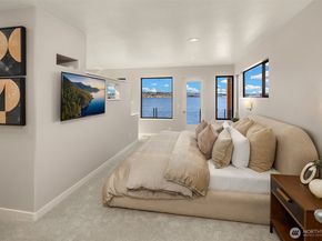 1621 10th Street W, Kirkland WA 98033