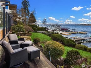 1621 10th Street W, Kirkland WA 98033