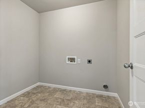 27118 30th Place S 25, Kent WA 98032