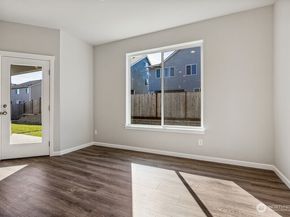 27118 30th Place S 25, Kent WA 98032