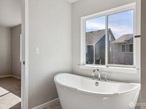 27118 30th Place S 25, Kent WA 98032