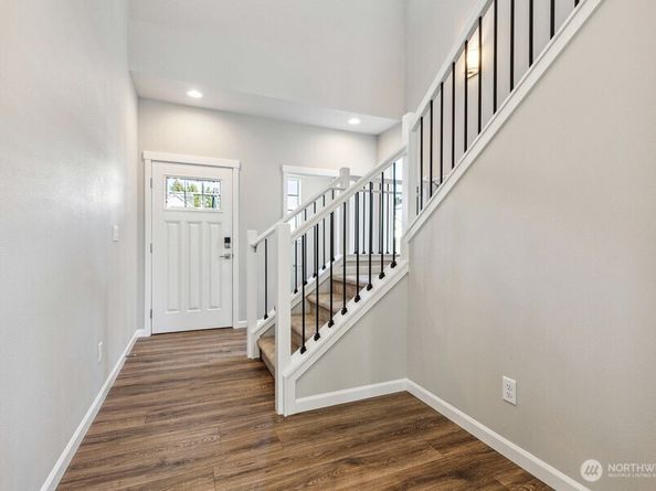 27118 30th Place S 25, Kent WA 98032