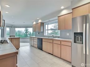 19749 53rd Avenue NE, Lake Forest Park WA 98155