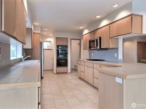 19749 53rd Avenue NE, Lake Forest Park WA 98155