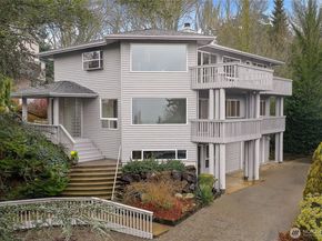 19749 53rd Avenue NE, Lake Forest Park WA 98155