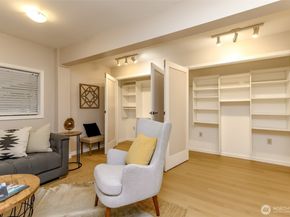 4444 44th Avenue SW 405, Seattle WA 98116