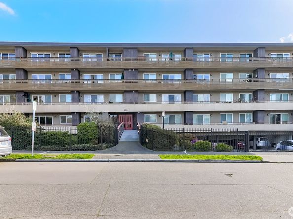4444 44th Avenue SW 405, Seattle WA 98116