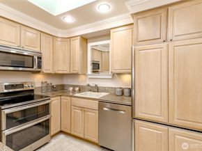 4444 44th Avenue SW 405, Seattle WA 98116