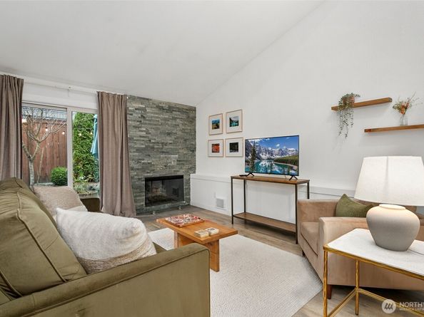 15929 3rd Place SW D, Burien WA 98166