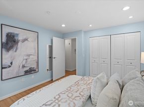 5225 50th Avenue NE 206, Seattle WA 98105