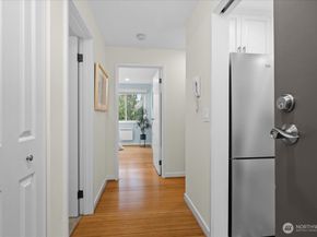 5225 50th Avenue NE 206, Seattle WA 98105