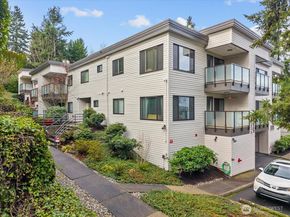 5225 50th Avenue NE 206, Seattle WA 98105