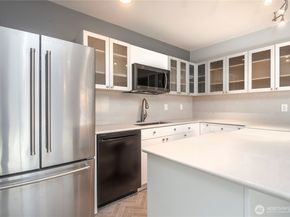4258 Whitman Avenue N, Seattle WA 98103