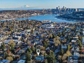 4258 Whitman Avenue N, Seattle WA 98103