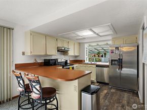 15401 Meridian Avenue N, Shoreline WA 98133