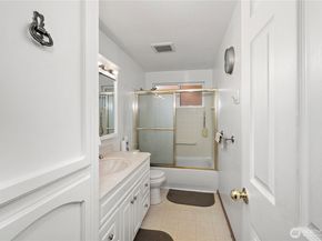 15401 Meridian Avenue N, Shoreline WA 98133