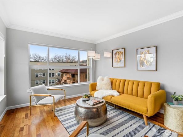 621 5th Avenue N 403, Seattle WA 98109