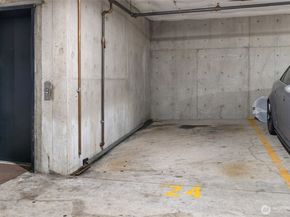 621 5th Avenue N 403, Seattle WA 98109