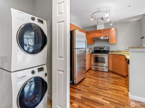 621 5th Avenue N 403, Seattle WA 98109