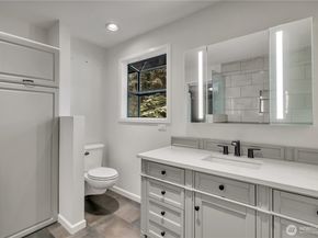 29820 6th Avenue S, Federal Way WA 98003