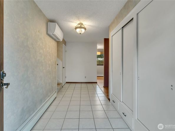 29820 6th Avenue S, Federal Way WA 98003