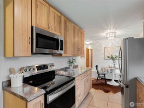 20068 21st Avenue NE, Shoreline WA 98155