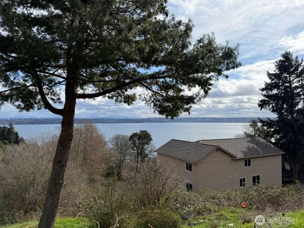 4725 SW 244th Street, Vashon WA 98070