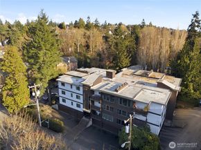 3505 W Government Way 206, Seattle WA 98199