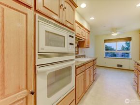 1527 California Avenue SW 301, Seattle WA 98116