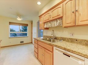 1527 California Avenue SW 301, Seattle WA 98116