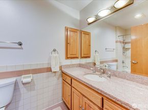 1527 California Avenue SW 301, Seattle WA 98116