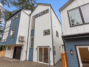 14308 Roslyn Place N B, Seattle WA 98133