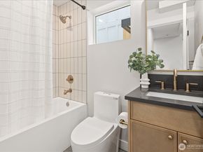 14308 Roslyn Place N B, Seattle WA 98133