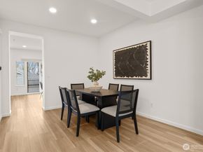 2680 139th Avenue SE 44, Bellevue WA 98005