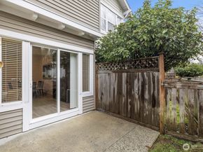 2680 139th Avenue SE 44, Bellevue WA 98005