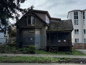 2531 Gilman Drive W, Seattle WA 98199