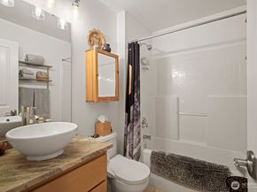 15650 NE 95th Way 71, Redmond WA 98052