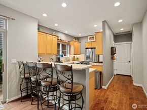 15650 NE 95th Way 71, Redmond WA 98052