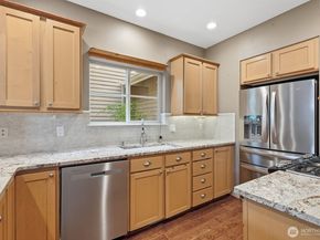 15650 NE 95th Way 71, Redmond WA 98052