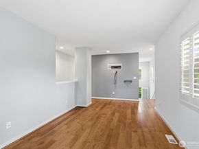 15650 NE 95th Way 71, Redmond WA 98052