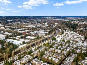 15650 NE 95th Way 71, Redmond WA 98052