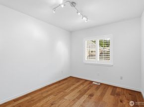 15650 NE 95th Way 71, Redmond WA 98052