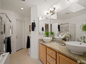 15650 NE 95th Way 71, Redmond WA 98052