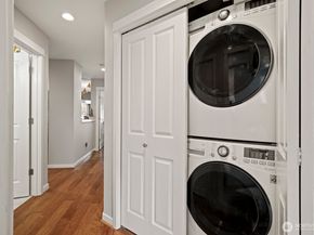 15650 NE 95th Way 71, Redmond WA 98052