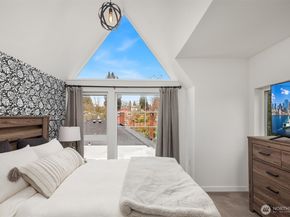 6041 42nd Avenue SW, Seattle WA 98136
